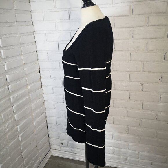 H&M Edition Ladies Size Large Navy w/ White Stripes Round Neck Sweater - Picture 4 of 11